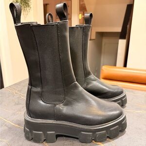 Black Chunky Lug Platform Boots - size 10
